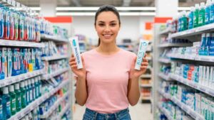 Зубная паста R.O.C.S. Sensitive vs Sensodyne